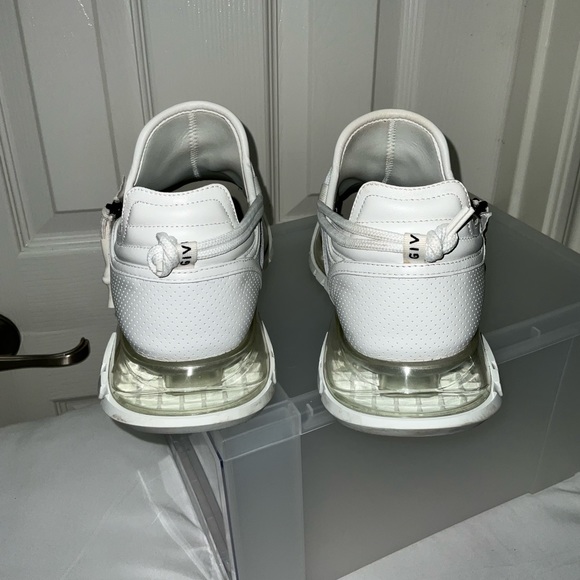 Givenchy-Spectre Runner Sneakers - Picture 4 of 15